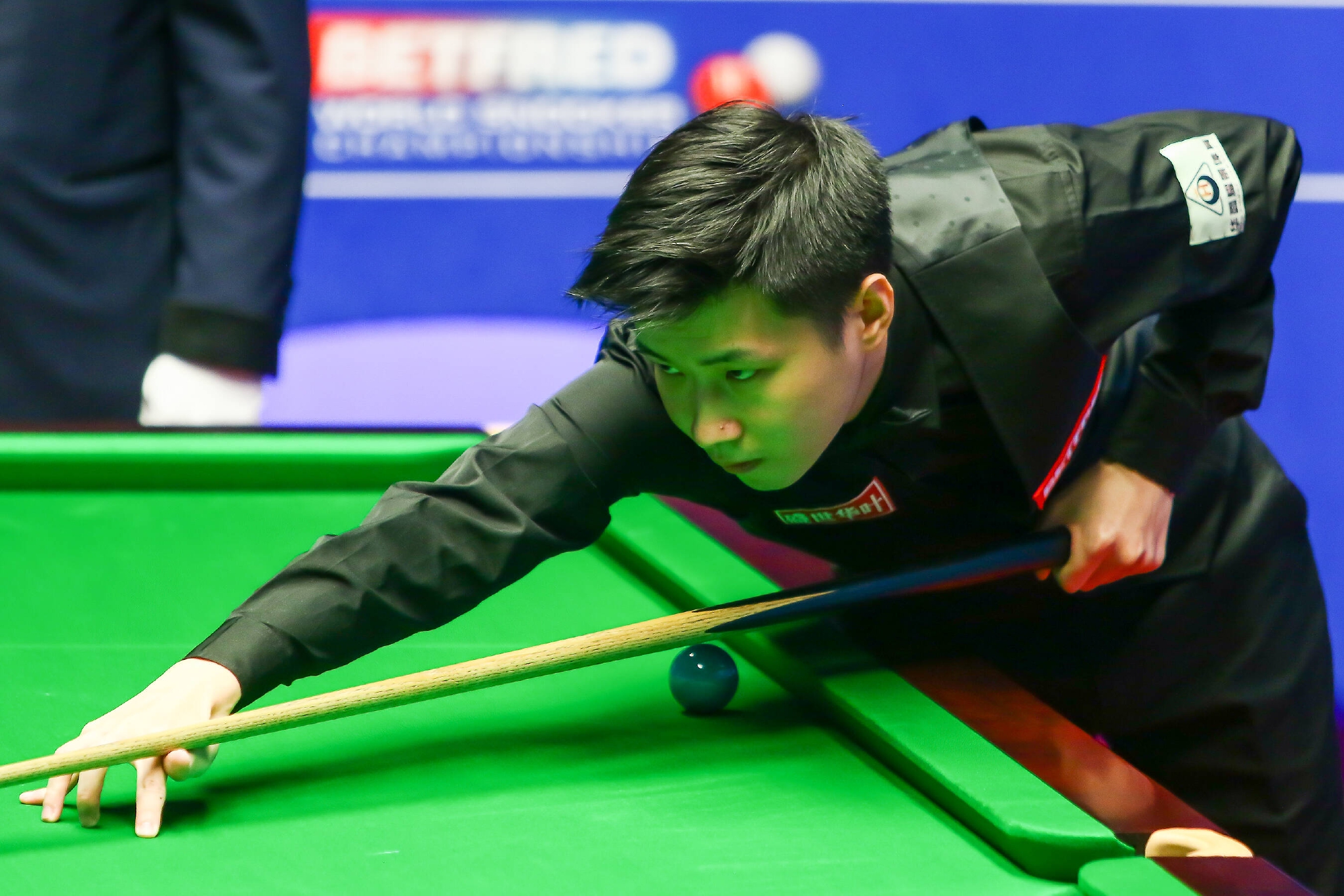 表现而著称 表现而著称